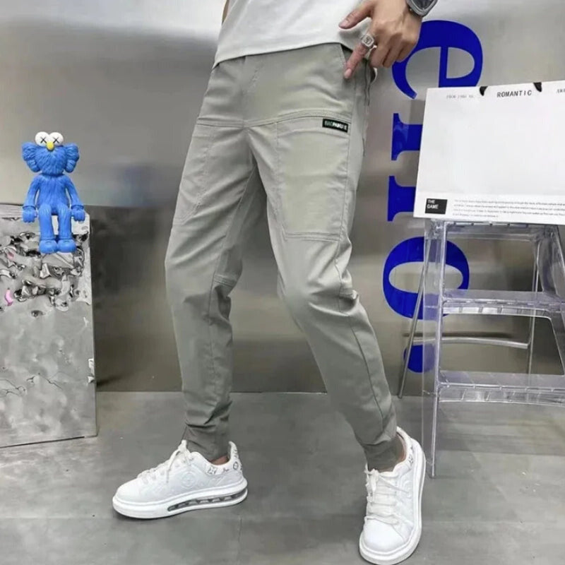 Bekväm cargobyxa med stor förvaringskapacitet